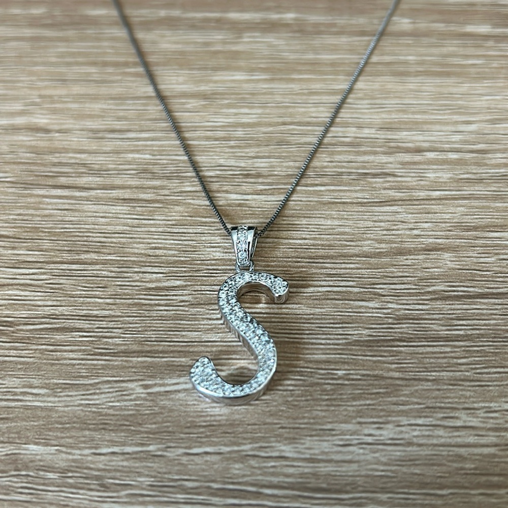 S rhinestone pendant necklace